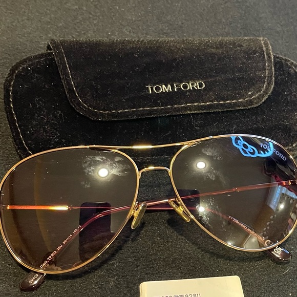 Authentic Tom Ford Aviator sunglasses. - Picture 3 of 6